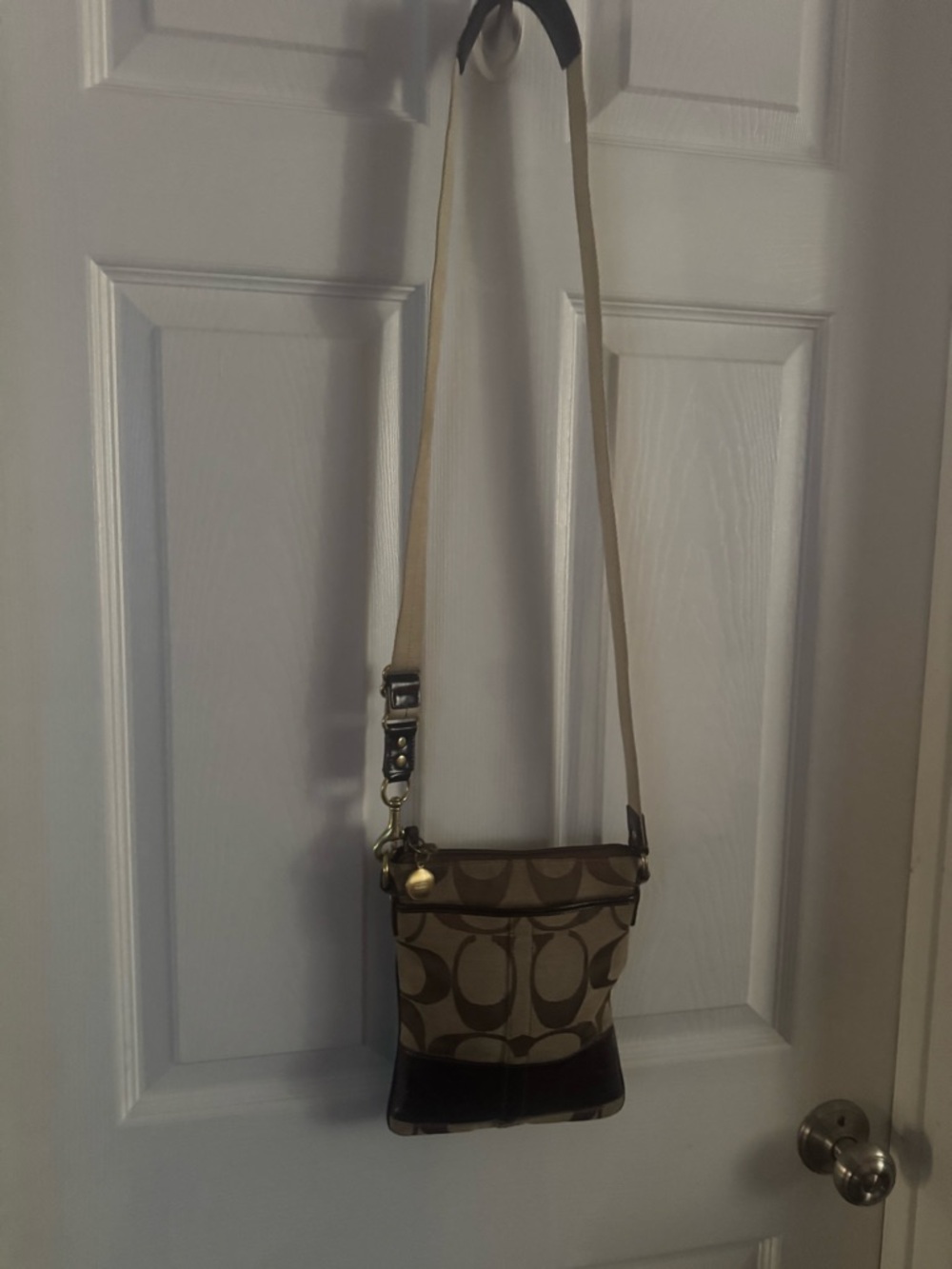 Coach Beige and Dark Brown Signature Crossbody Bag- NO hang tag❤️‍🩹 - Picture 8 of 11